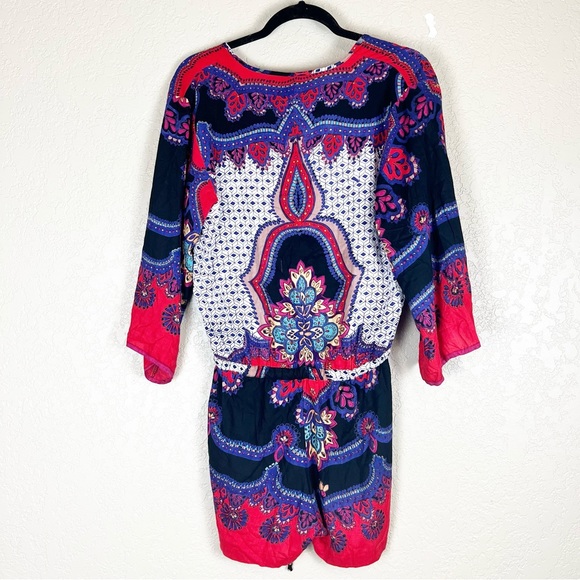 Angie Boho romper size medium
Crossover low neckline
Drawstring/elastic waist - Picture 3 of 4